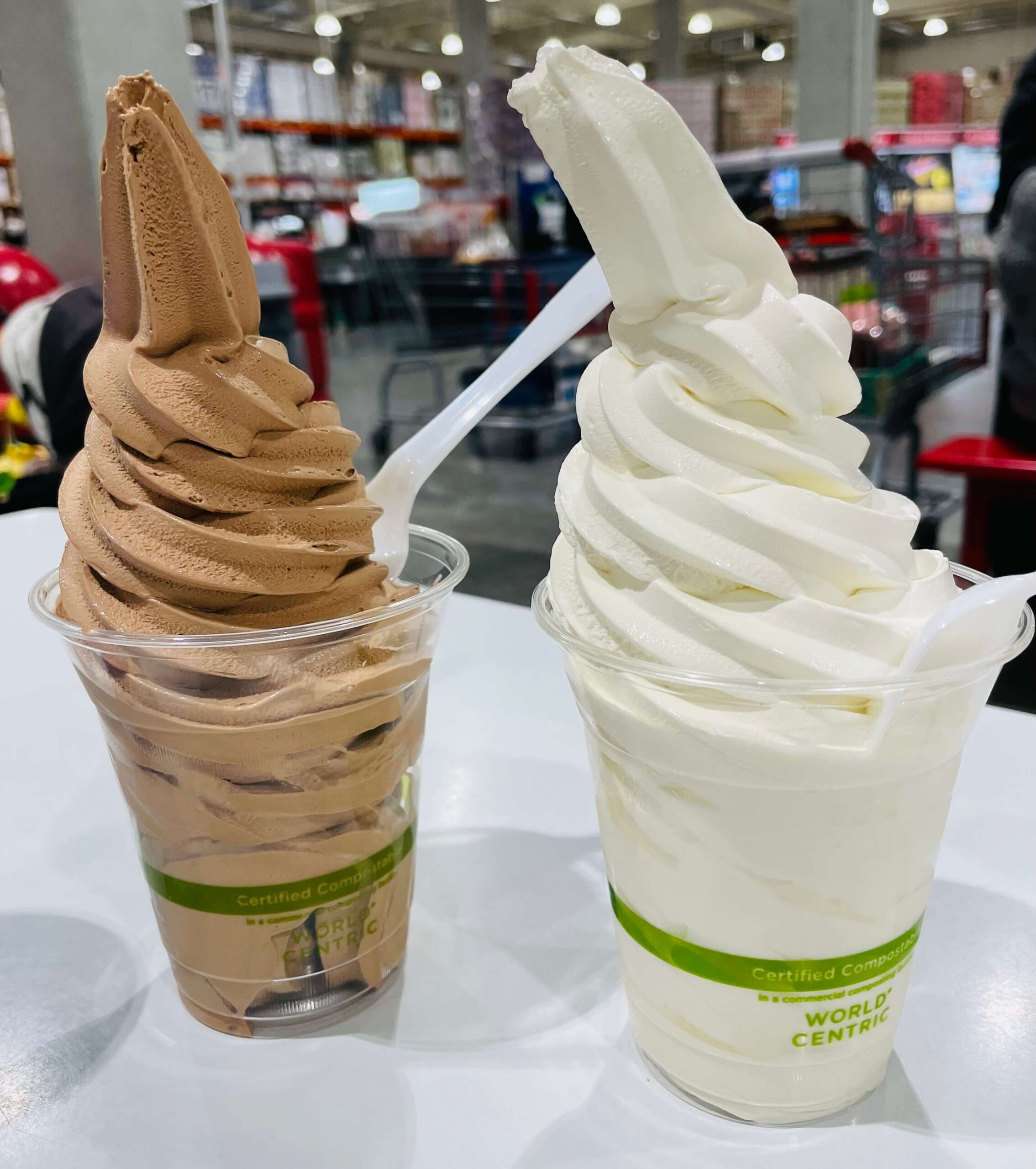 コストコ北海道ソフトクリーム&ヘーゼルナッツチョコソフト